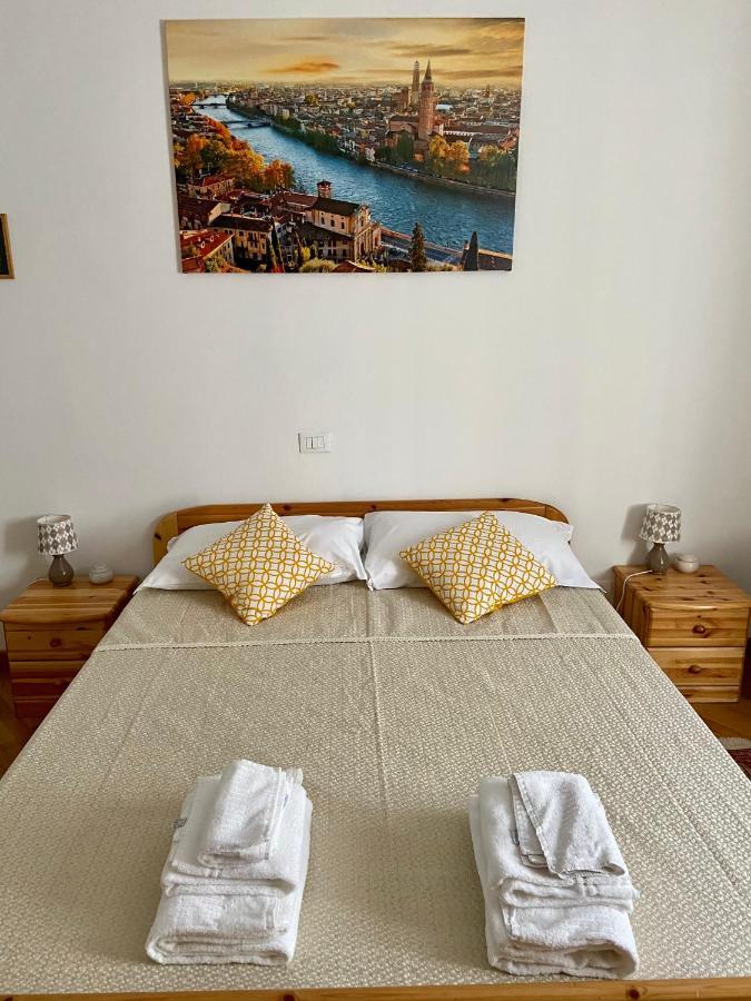 Polly'S Apartment 3 Floor เวโรนา ภายนอก รูปภาพ